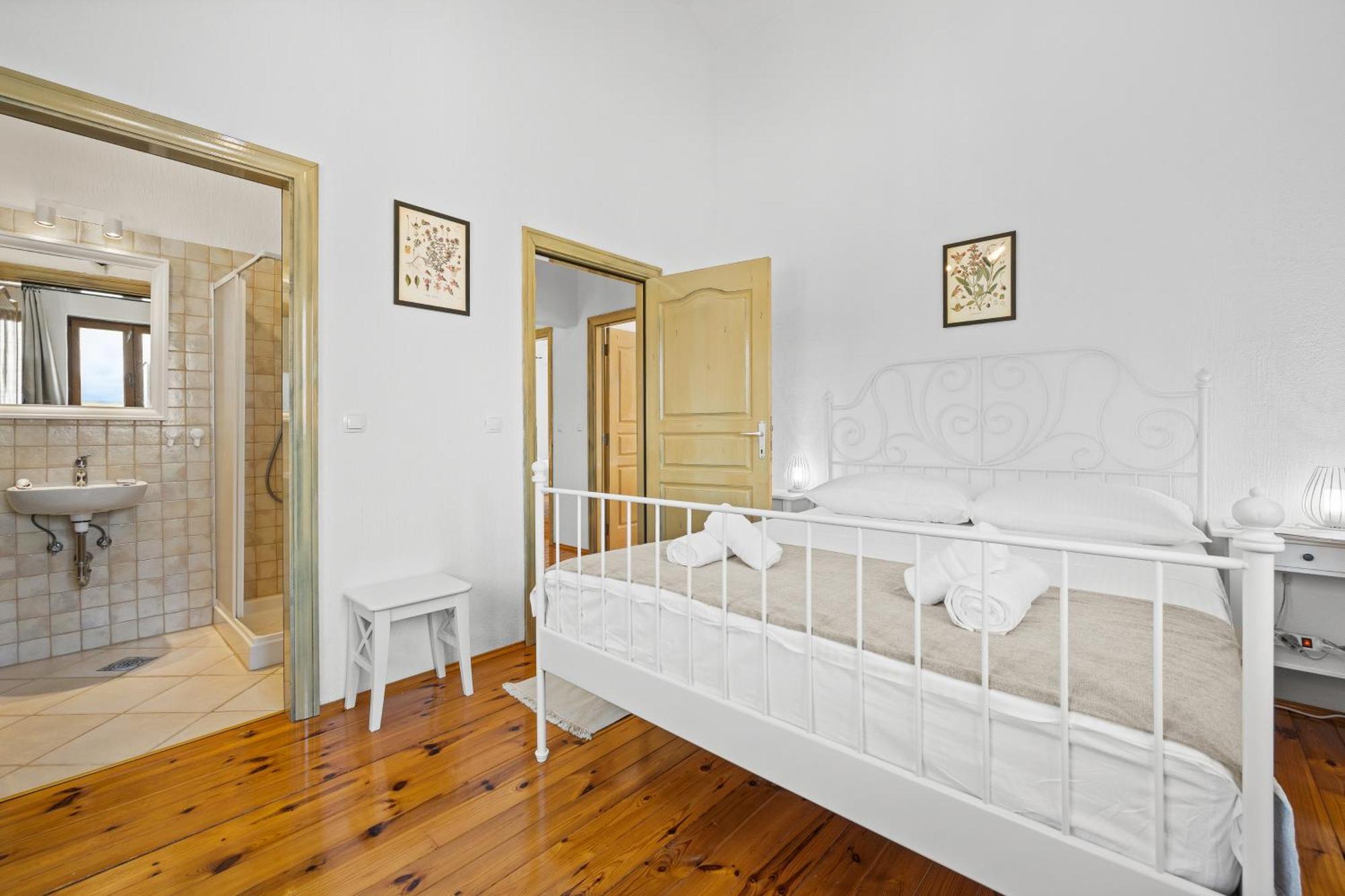 Villa Brioni With Pool By Rentistra Cabrunici エクステリア 写真