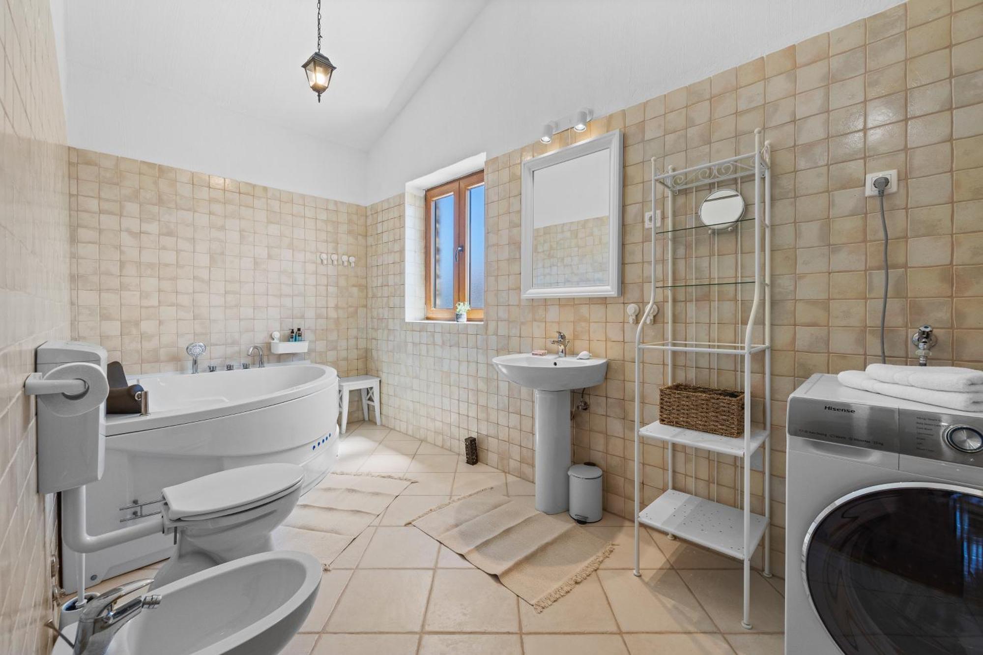Villa Brioni With Pool By Rentistra Cabrunici エクステリア 写真